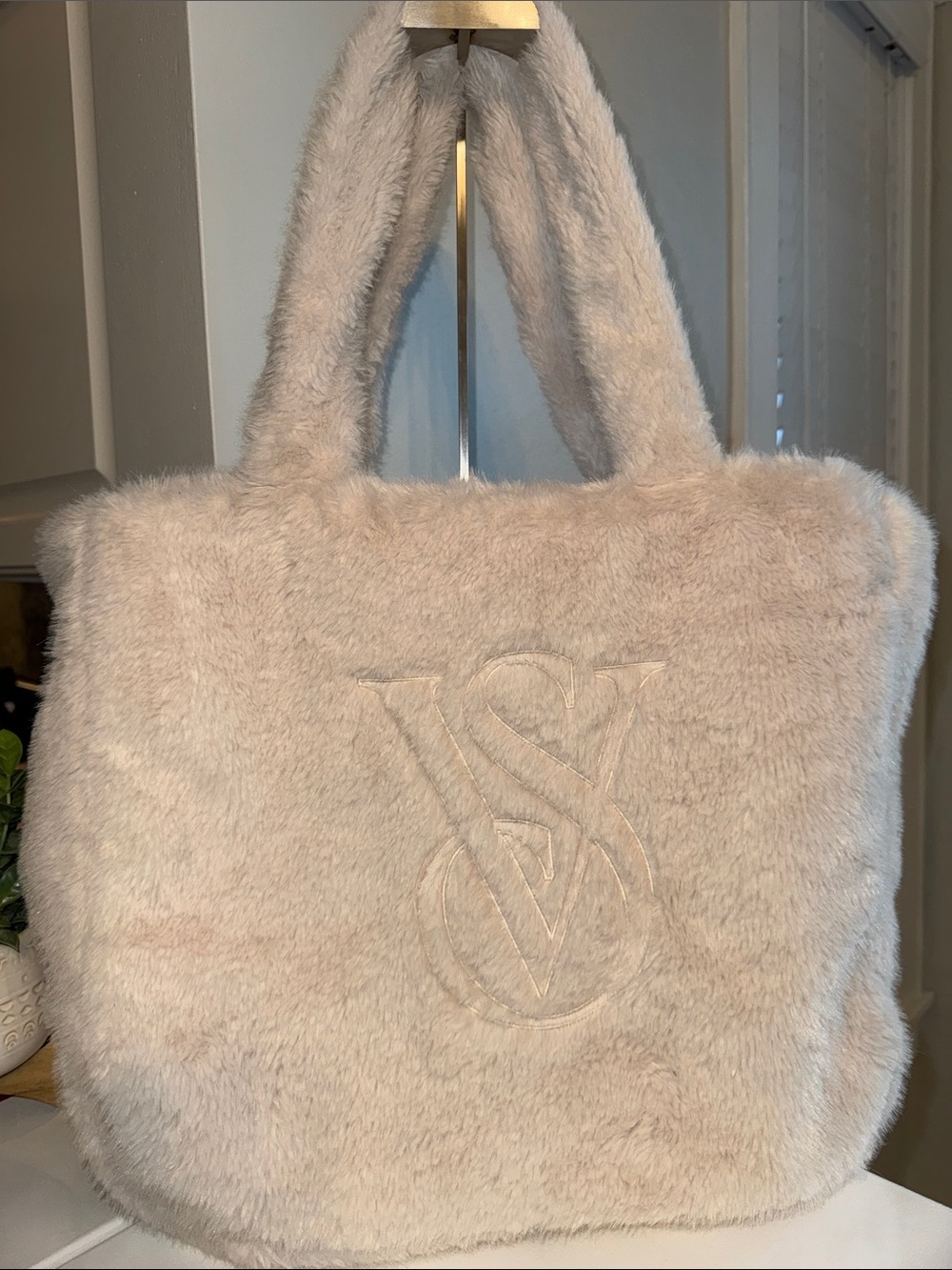 Victoria’s Secret Fur Zipper Tote - Picture 2 of 7